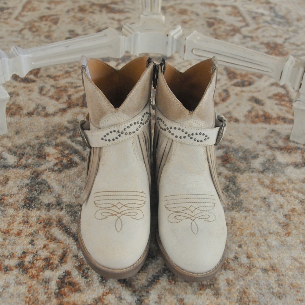 NWT! Sterling River Boho Womens Western Fringe Boots